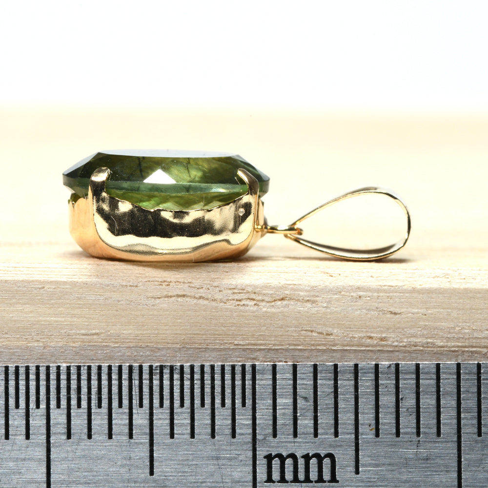ルドウィジャイト・イン・ペリドット ペンダントトップ 10x8mm #PM027