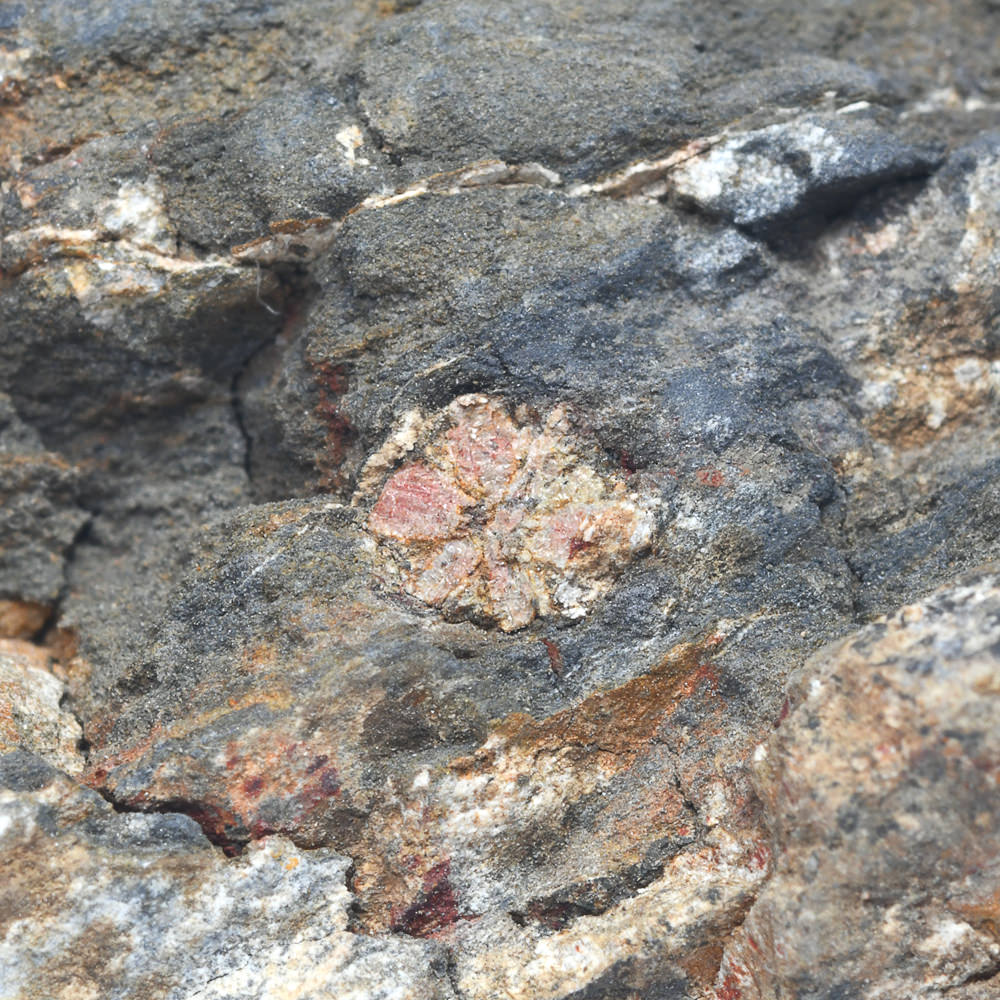 桜石 原石 59.1x57.6x60.2mm 京都府丸亀市産 #QK118