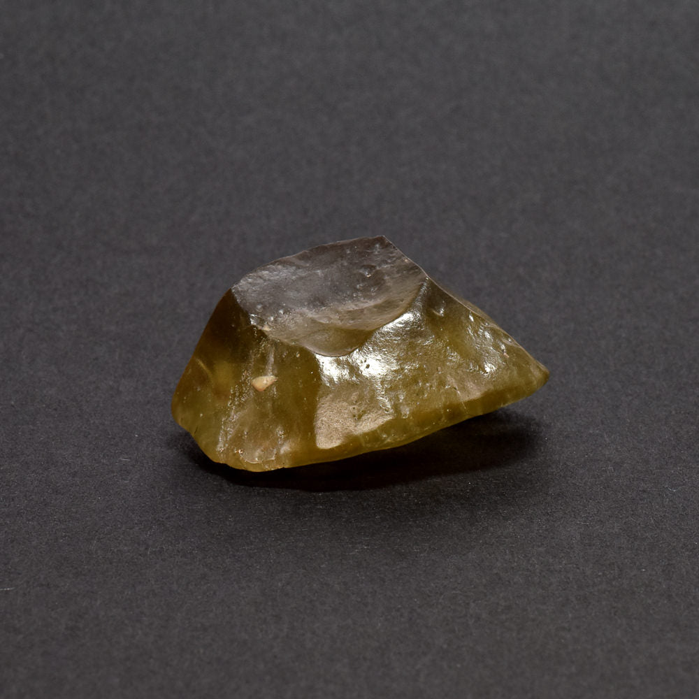 リビアングラス 原石 36.1x27.8x16.4mm #QK171