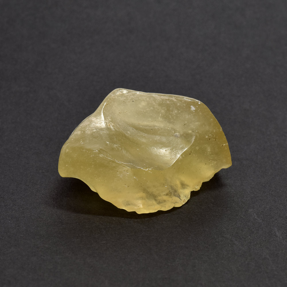 リビアングラス 原石 45.4x35.2x23.4mm #QK177