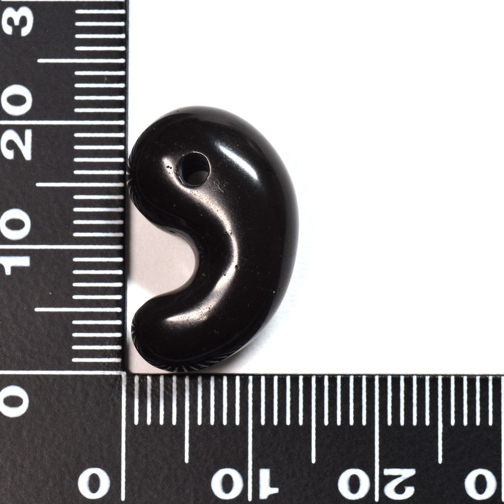 香川県産 サヌカイト 勾玉 21x13mm #SA111