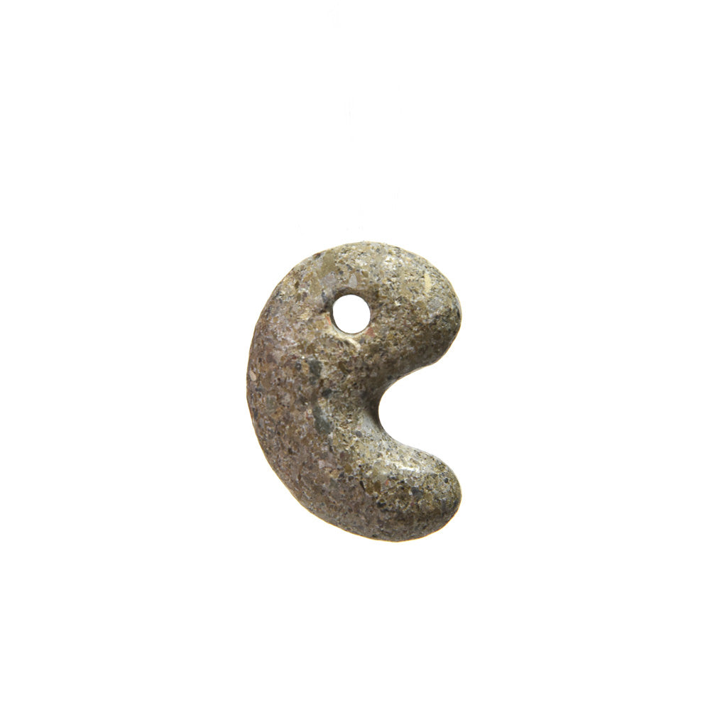 島根県産 出雲石(来待石)勾玉 22x15.6x9mm #SC052