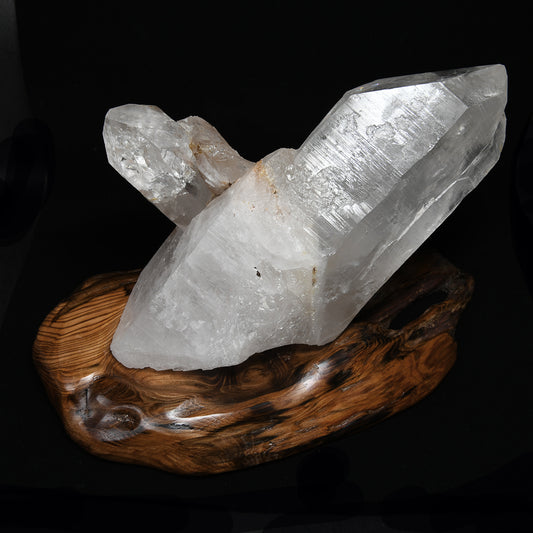 パールヴァティ渓谷産ヒマラヤ水晶 ポイント 25x18x13cm 屋久杉台座付き #GA118