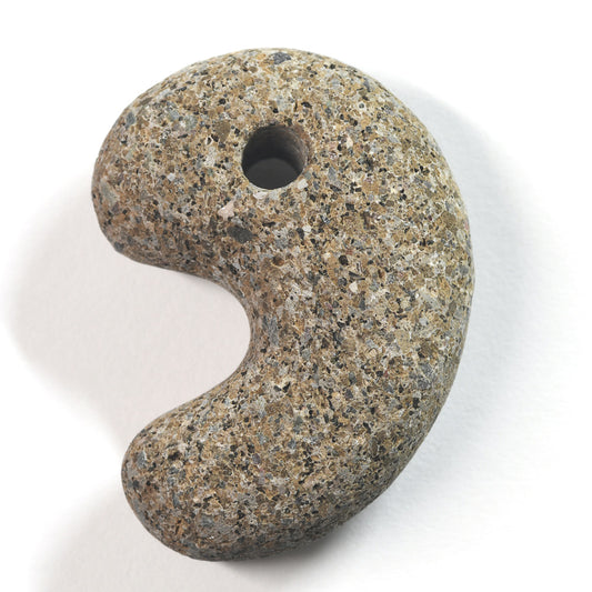 島根県産 出雲石（来待石）勾玉 27.5x20.5x10.6mm #QB113