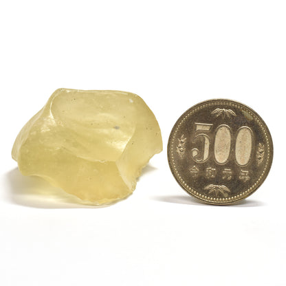 リビアングラス 原石 45.4x35.2x23.4mm #QK177