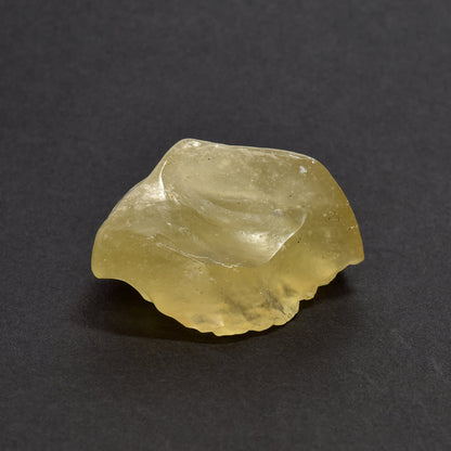 リビアングラス 原石 45.4x35.2x23.4mm #QK177