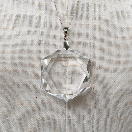 天然水晶  ペンダントトップ 30.5x27x10mm #RC244