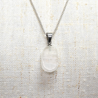 奈良県産 飛鳥桜水晶 ペンダントトップ 22x9.5x5.5mm #RJ238