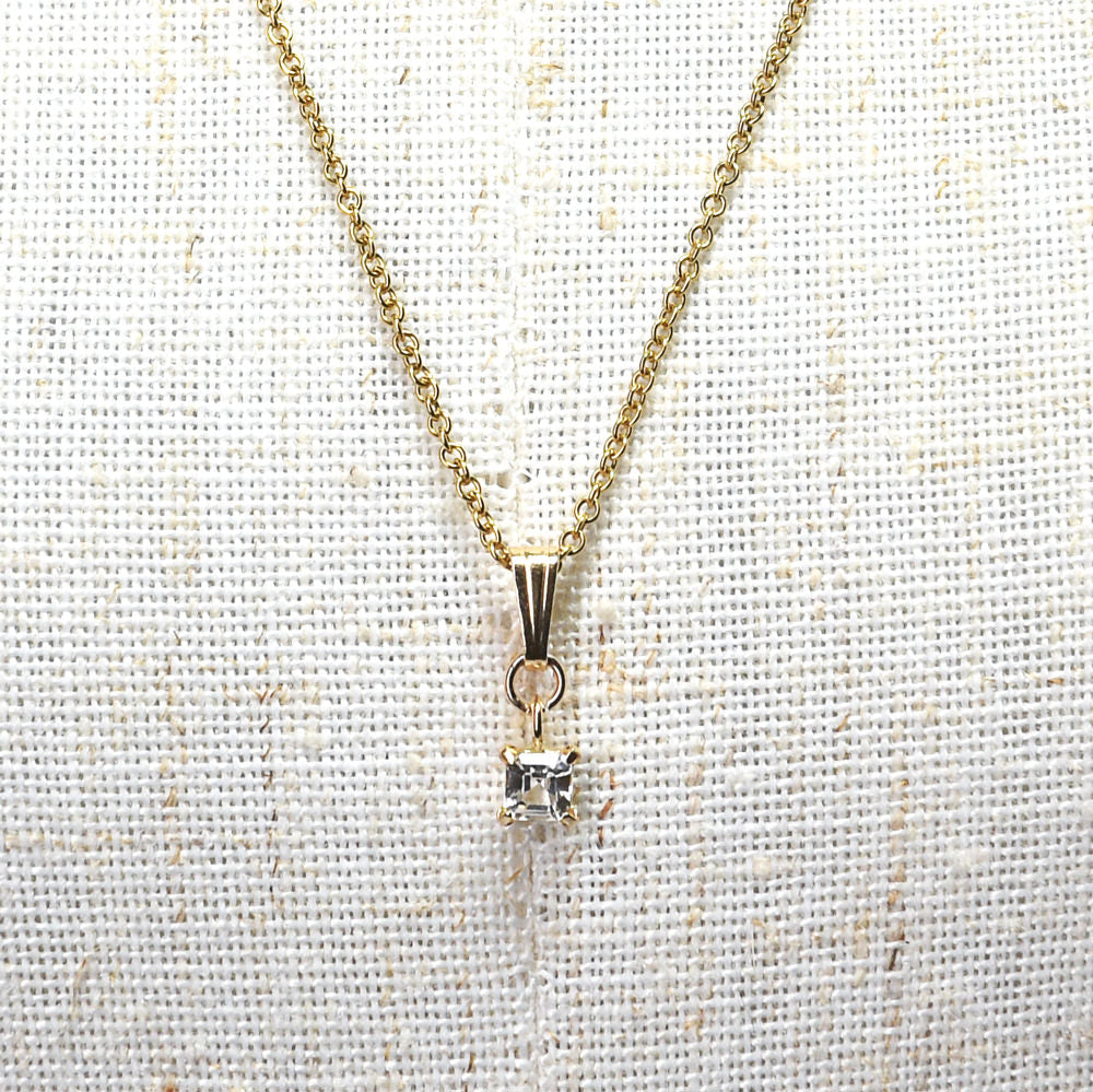 フェナカイト ペンダントトップ 3.3x2.9x2.1mm #RM013