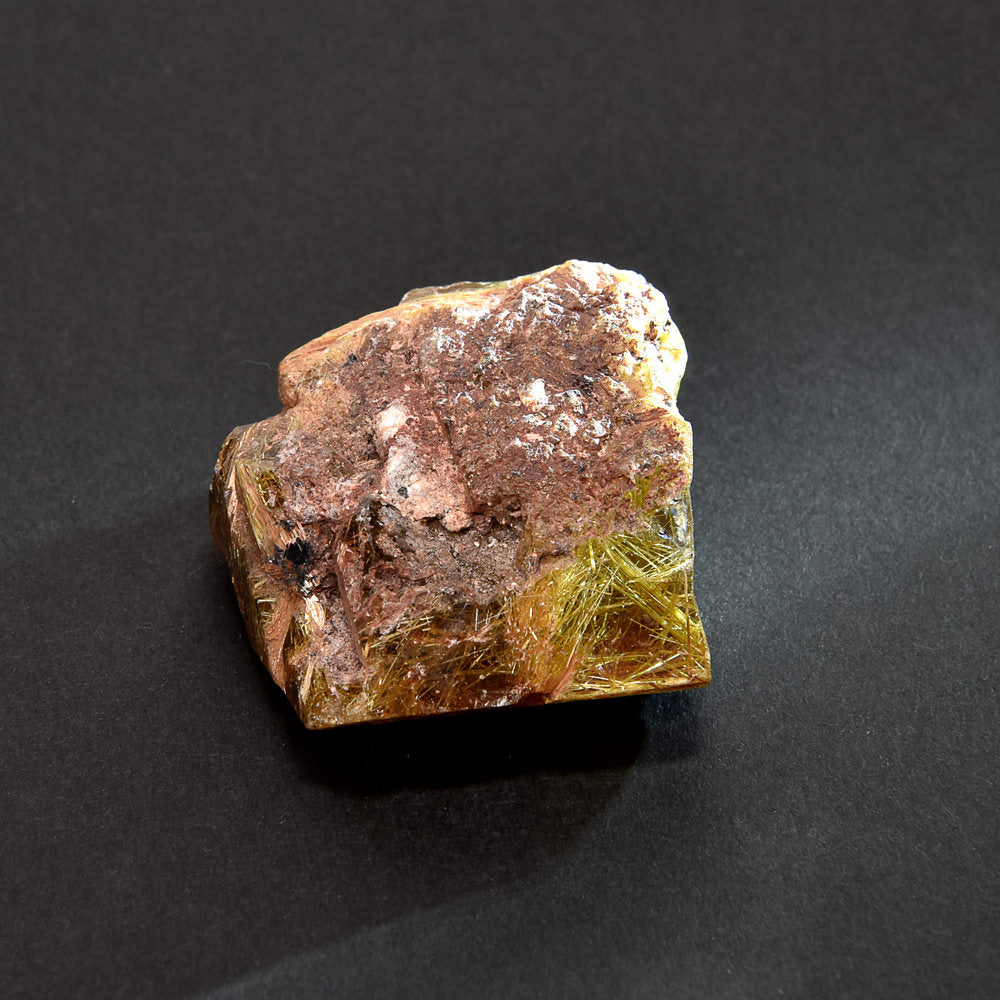 ブラジル産ゴールドルチルクォーツ 原石 44.5x35.7x23.2mm #RM039