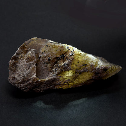 ブラジル産ゴールドルチルクォーツ 原石 96.8x45x41.2mm #RM044