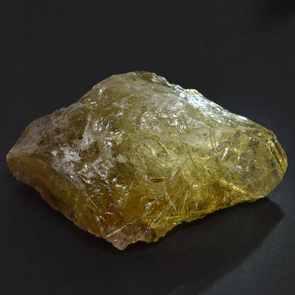 ブラジル産ゴールドルチルクォーツ 原石 92.2x64x38.5mm #RM045