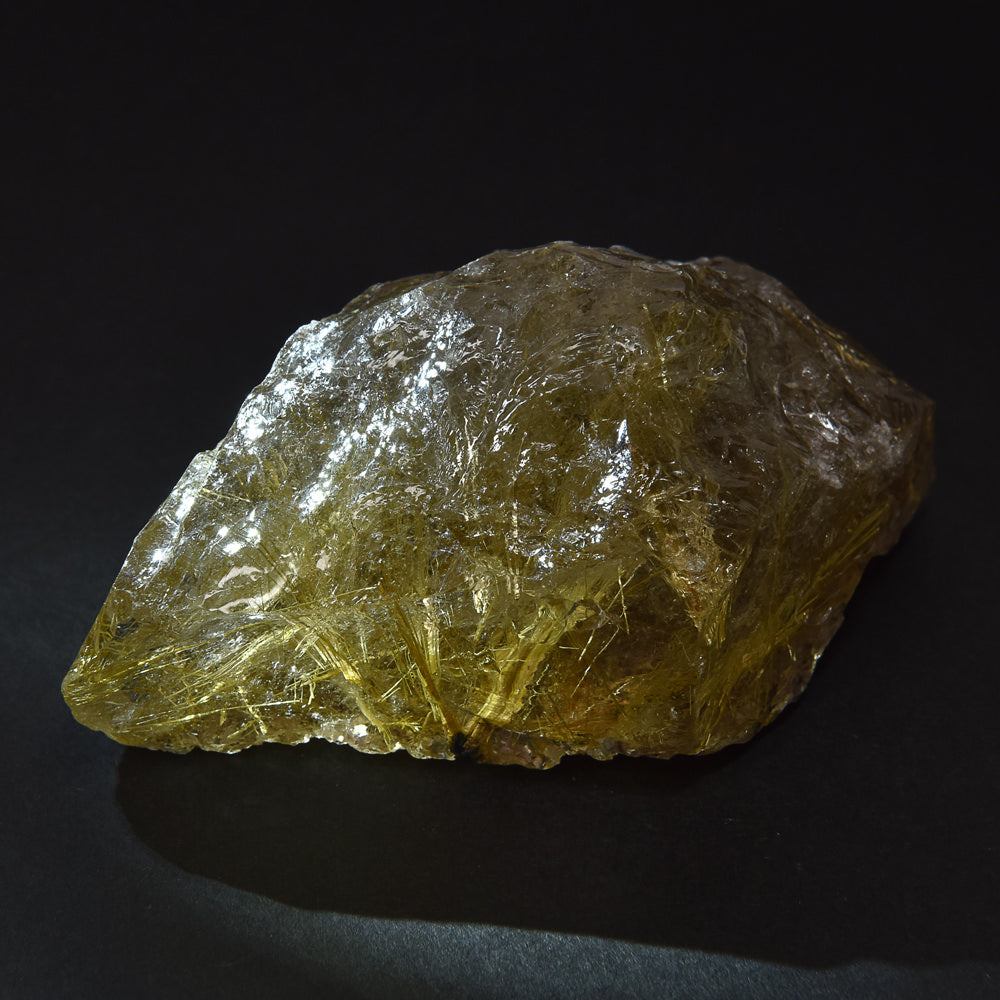 ブラジル産ゴールドルチルクォーツ 原石 92.2x64x38.5mm #RM045