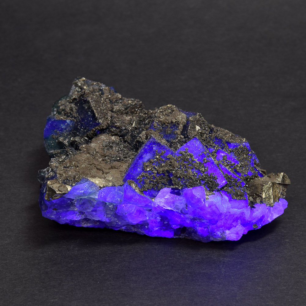 ナイジェリア産パイライトオンフローライト 原石 81x60x35mm #RM047