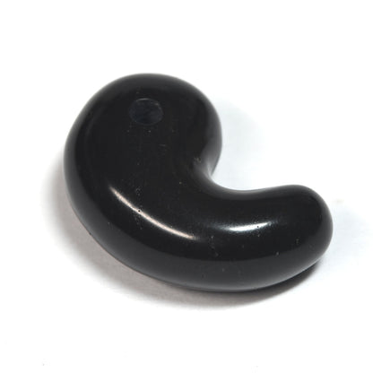 香川県産 サヌカイト 勾玉 20x14mm #SA110