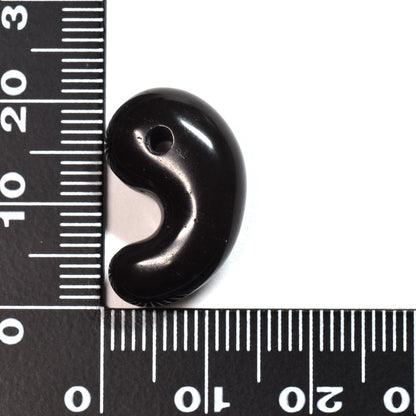 香川県産 サヌカイト 勾玉 21x13mm #SA111