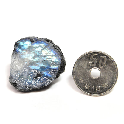 インド産ホワイトラブラドライト 原石 27.7x26x11.6mm #SA235