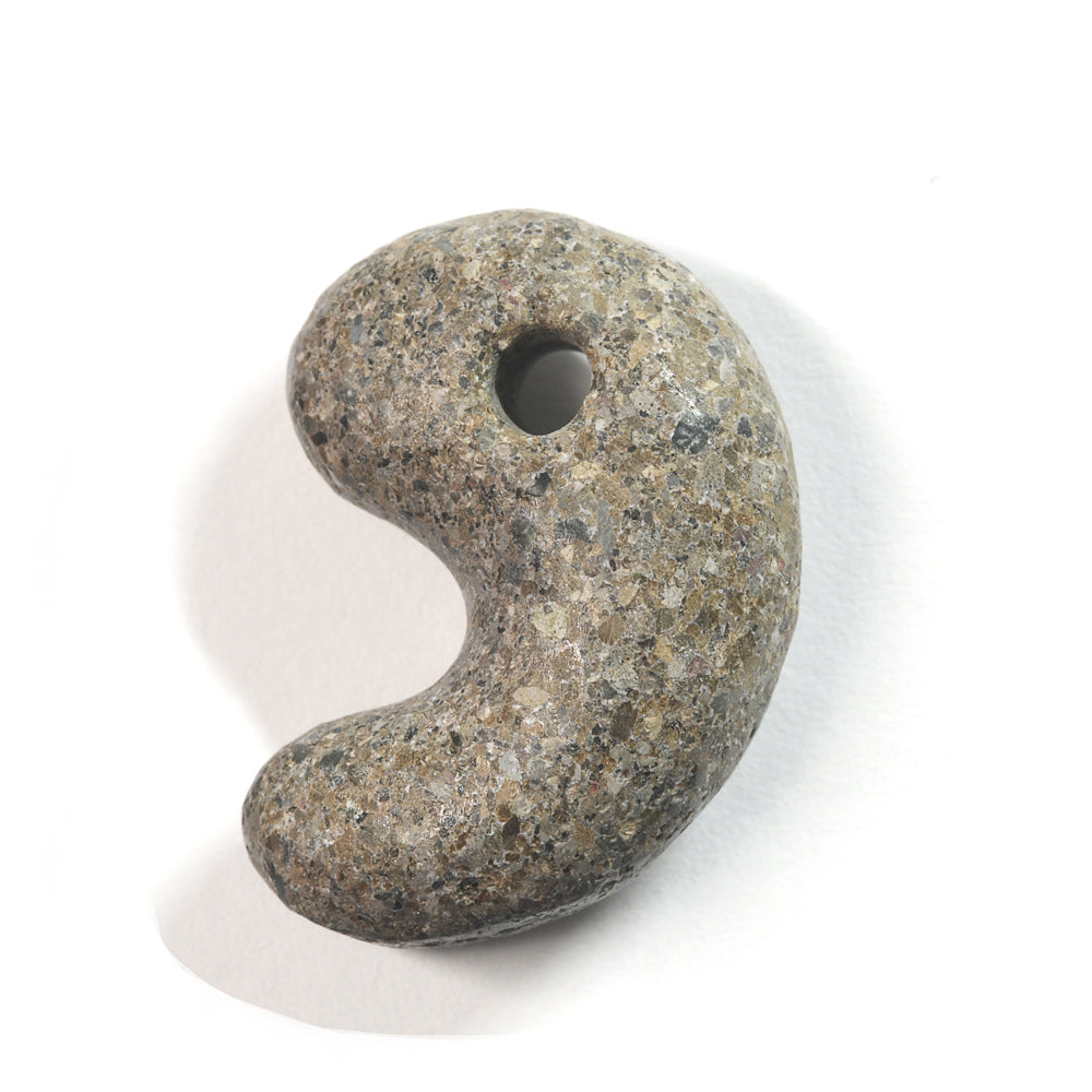 島根県産 出雲石（来待石）勾玉 22x15.6x9mm #SC052