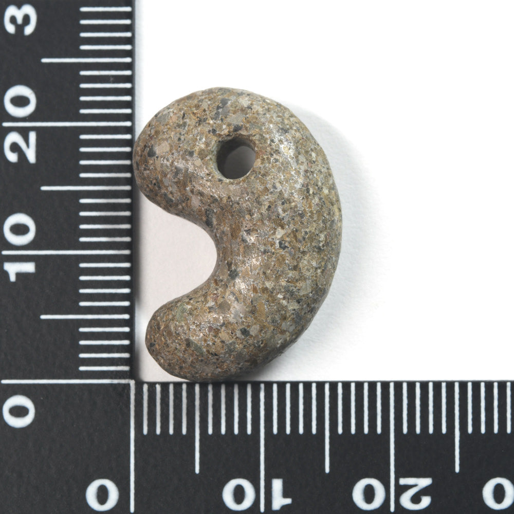島根県産 出雲石（来待石） 勾玉 22.8x15.7x8.3mm #SC053