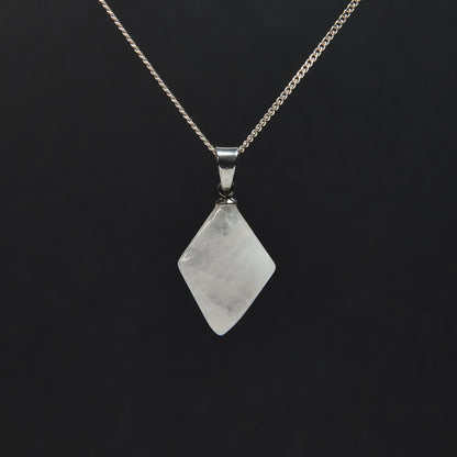 奈良県産 飛鳥桜水晶 ペンダントトップ 24.4x13x4mm #SC083