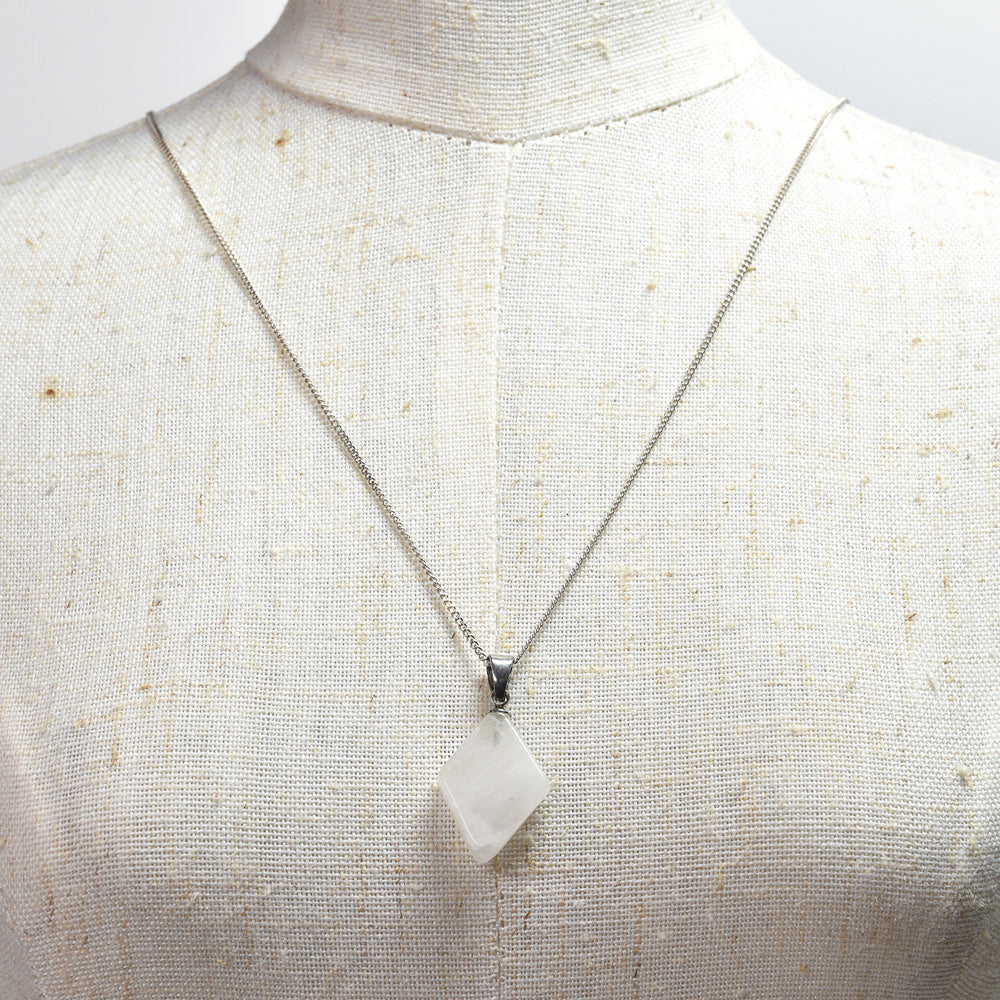奈良県産 飛鳥桜水晶 ペンダントトップ 24.4x13x4mm #SC083