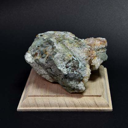 秋田県 荒川鉱山水晶 原石 95x90x50mm #SC222