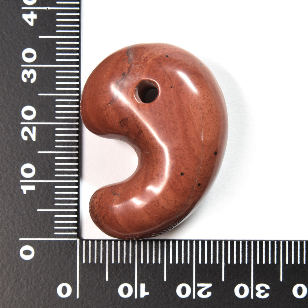 佐渡赤玉石 勾玉 34x25mm #SD082