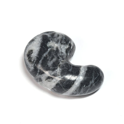 静岡県産 天龍輝石 勾玉 33x23x13mm #SE287