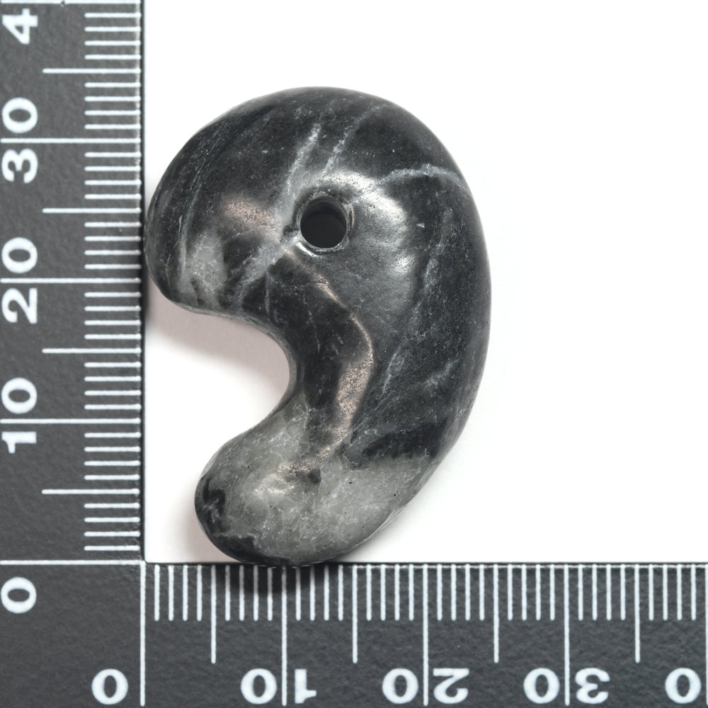 静岡県産 天龍輝石 勾玉 33.5x24x13mm #SE288