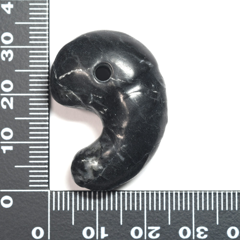 静岡県産 天龍輝石 勾玉 33x24x13.5mm #SE290