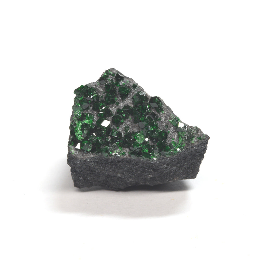 [鑑別付]ロシア・ウラル産ウバロバイトガーネット 原石 17.6x14.6x12.1mm #SE303