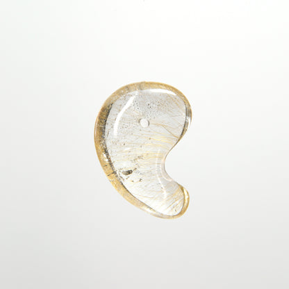 インド・マニハール産ヒマラヤ水晶  勾玉 31.9×23×10mm #SF157
