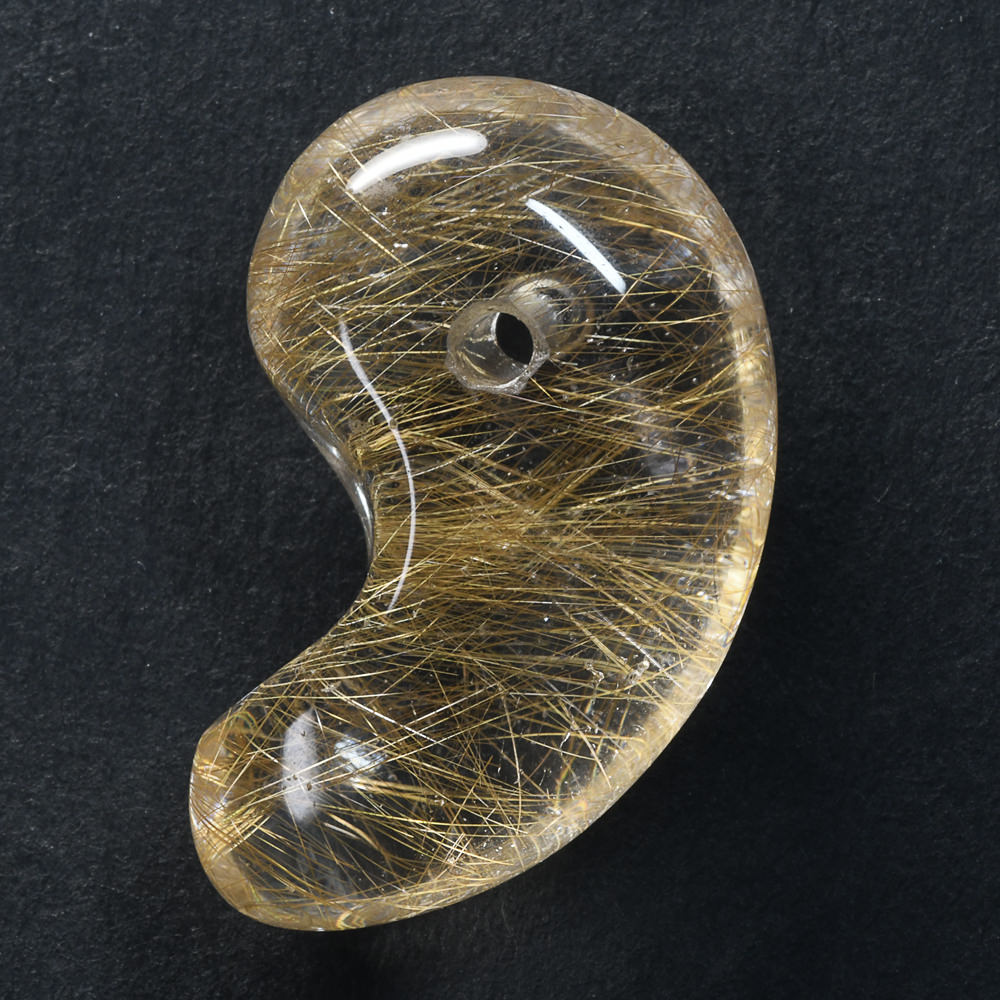 インド・マニハール産ヒマラヤ水晶  勾玉 25.6×15.7×10mm #SF160