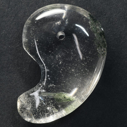 インド・マニハール産ヒマラヤ水晶  勾玉 33.2×23.8×10.7mm #SF162