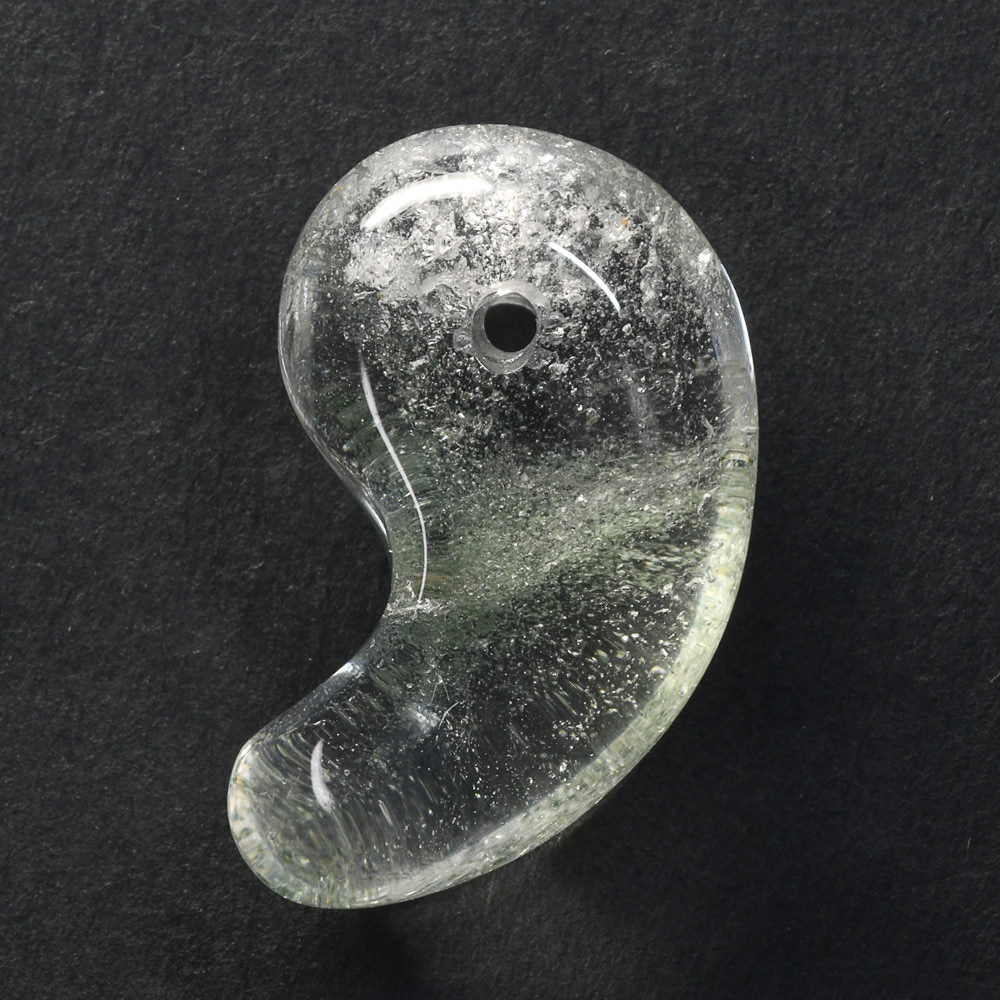 インド・マニハール産ヒマラヤ水晶  勾玉 23.8×15.3×9.8mm #SF164