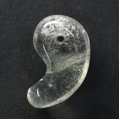 インド・マニハール産ヒマラヤ水晶  勾玉 23.8×15.3×9.8mm #SF164