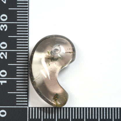 インド・マニハール産ヒマラヤ水晶  勾玉 24.8×15.3×10.3mm #SF166