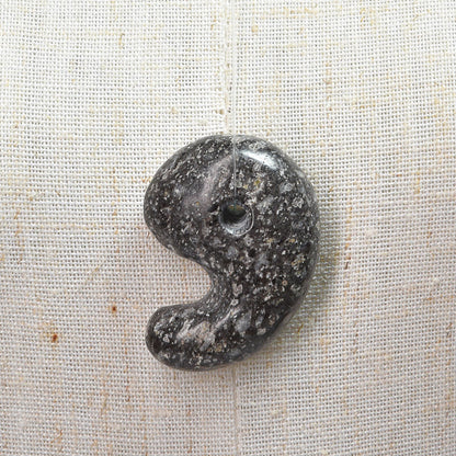 香川県産 サヌキトイド 勾玉 30mm #SH036