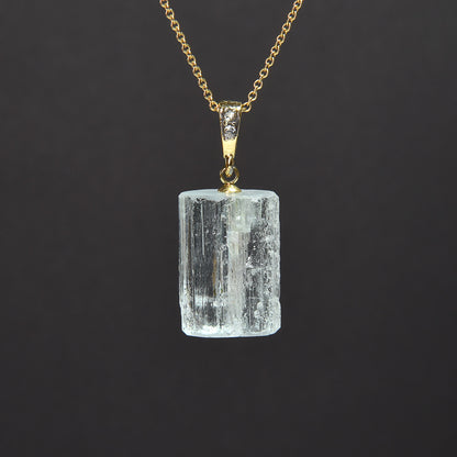 アクアマリン 原石 ペンダントトップ 29.3x12.7x10.6mm #SH047