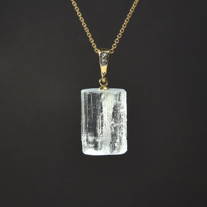 アクアマリン 原石 ペンダントトップ 29.3x12.7x10.6mm #SH047
