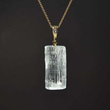 アクアマリン 原石 ペンダントトップ 35.5x12.2x11.7mm #SH048