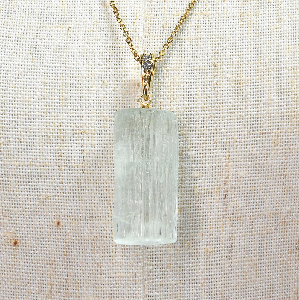 アクアマリン 原石 ペンダントトップ 35.5x12.2x11.7mm #SH048