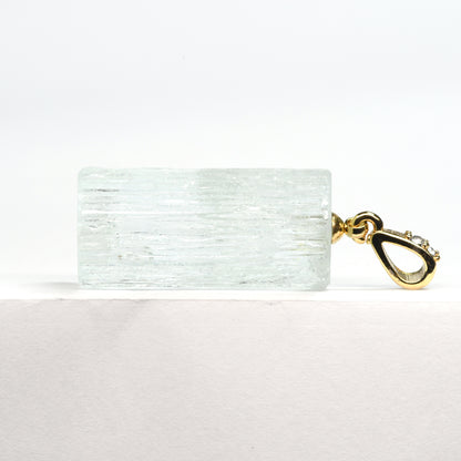 アクアマリン 原石 ペンダントトップ 35.5x12.2x11.7mm #SH048