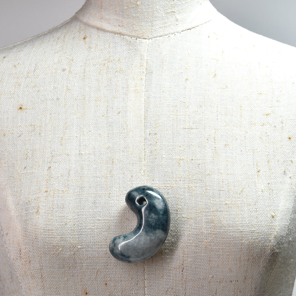 [鑑別付] 糸魚川翡翠 勾玉 33x21x12mm #UC112