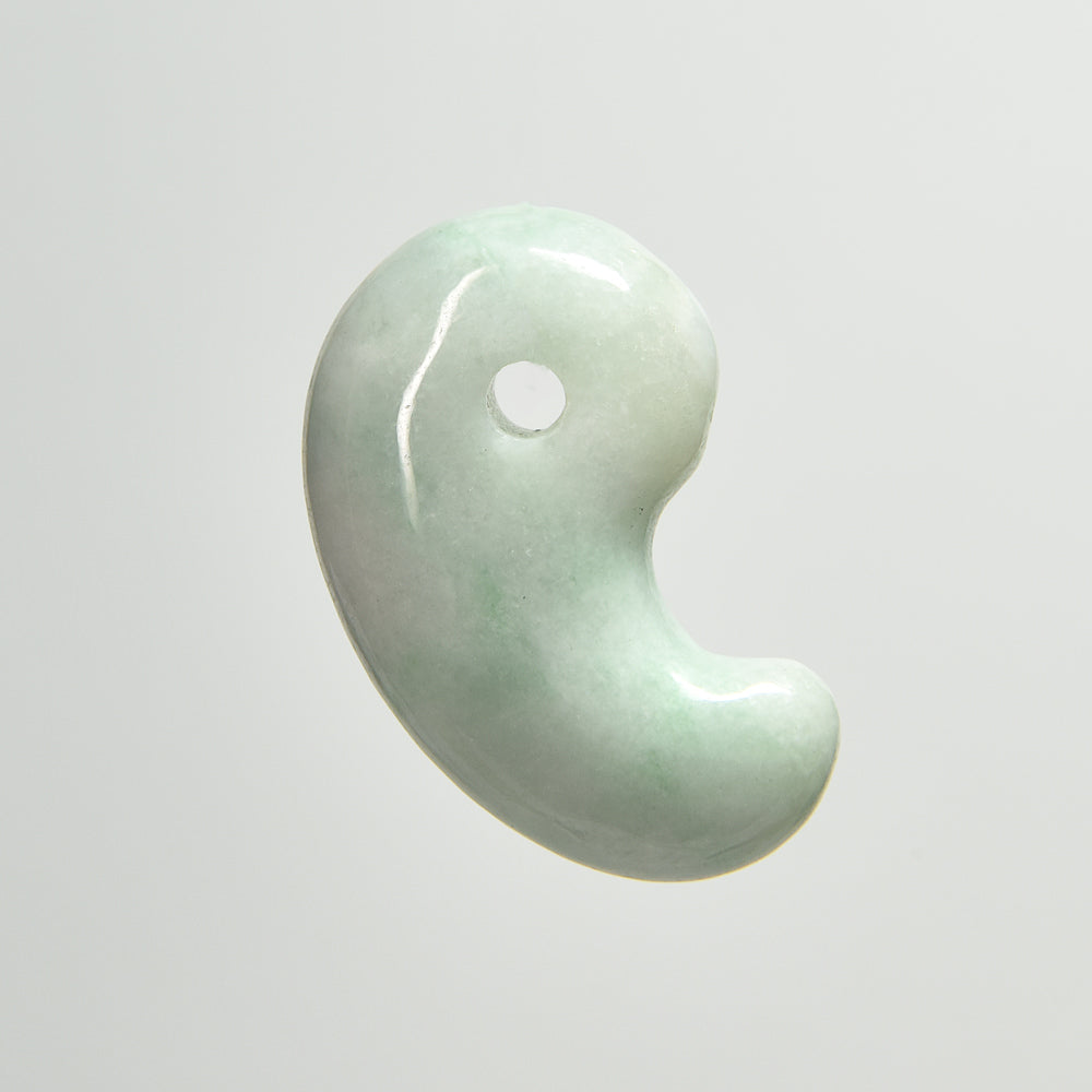 [鑑別付]新潟県産 糸魚川翡翠 勾玉 30mm #UC125
